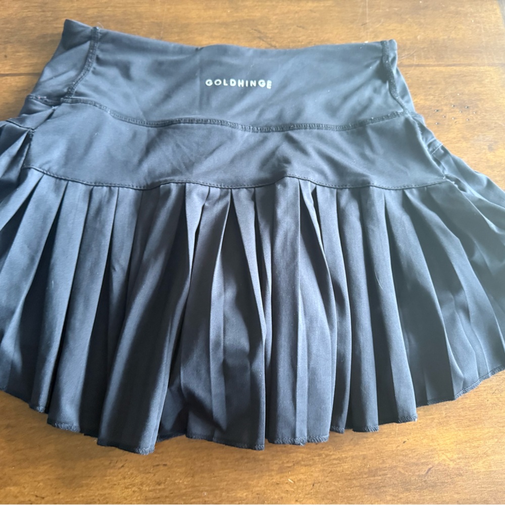XS GOLDHINGE black pleated tennis skirt w shorts EUC